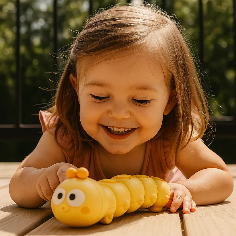 Brinquedo de lagarta de corda para crianças – ajuda na posição de bruços e no desenvolvimento do gatinhar